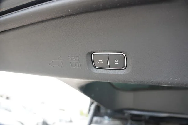 Used 2025 Blue Lincoln Reserve image 26