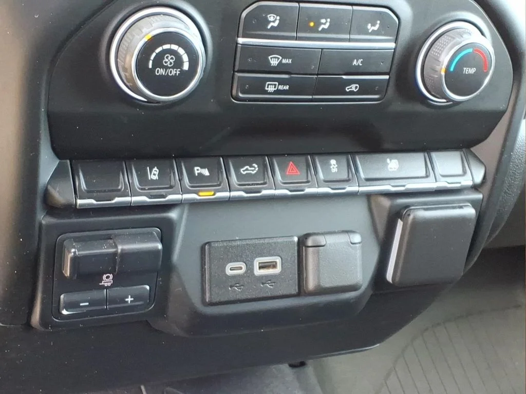 Used 2024 White Chevrolet Custom image 8
