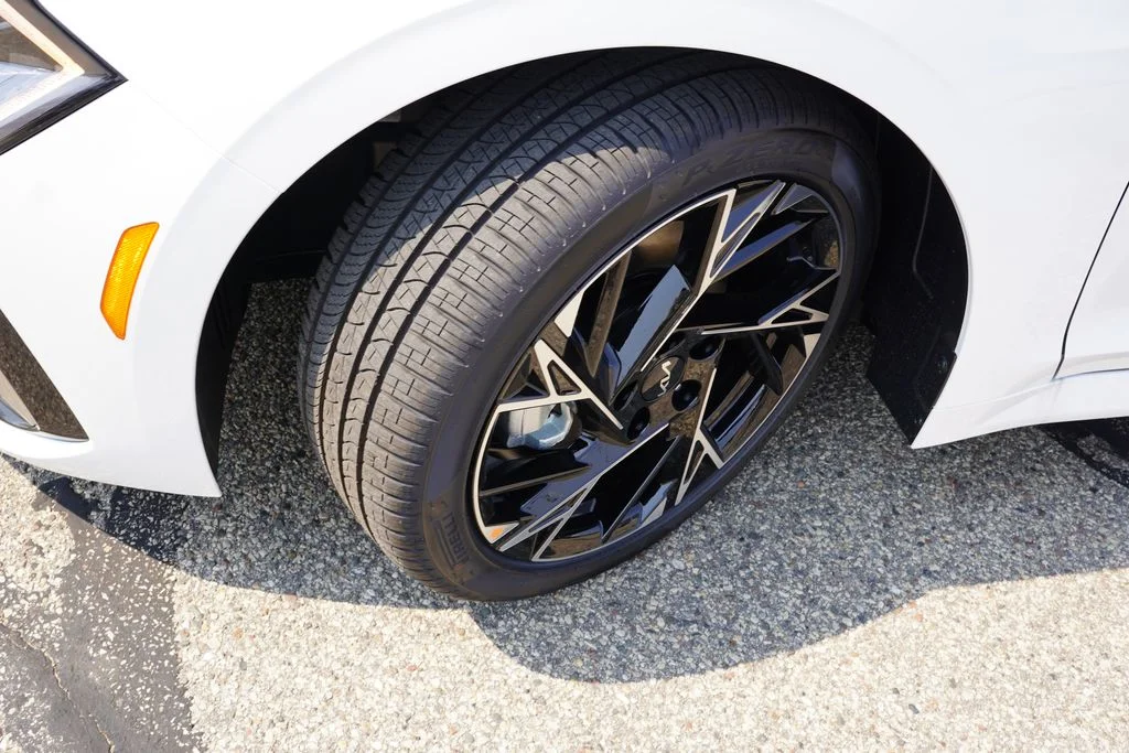 New 2026 Snow White Pearl Kia GT-Line AWD image 9