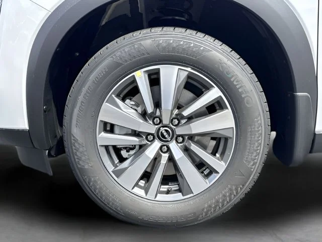 New 2026 White Nissan SL image 24