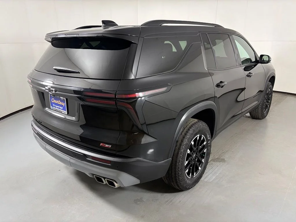Used 2025 Black Chevrolet Z71 image 8