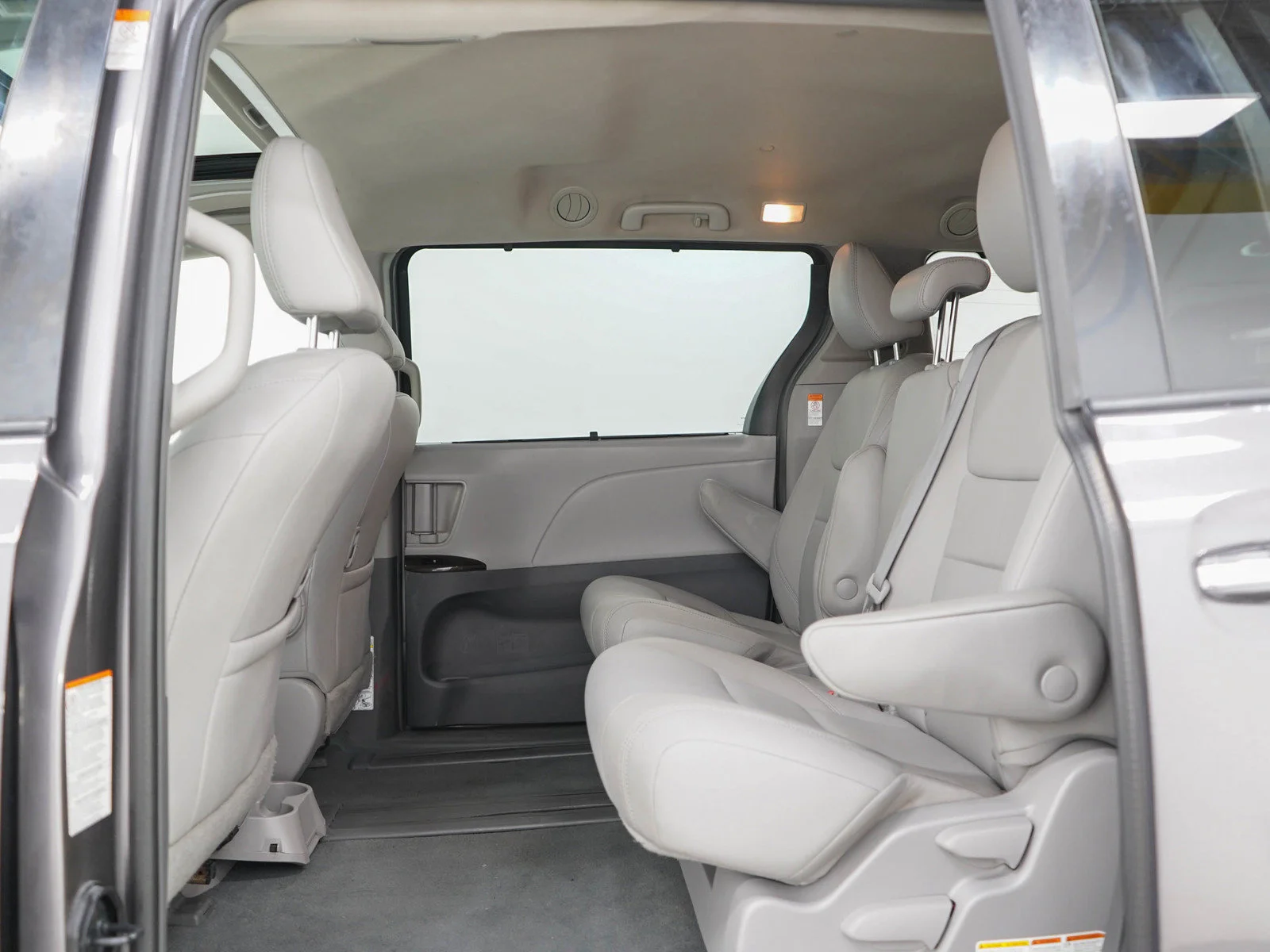 Used 2019 Gray Toyota XLE image 19