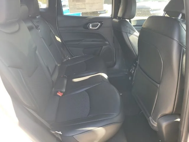 New 2026 Bright White Clearcoat Jeep Latitude image 14