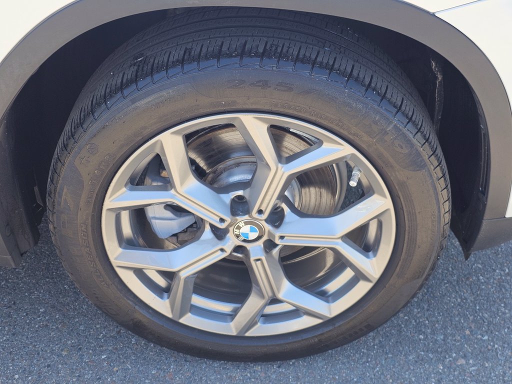Used 2023 White BMW xDrive30i image 6