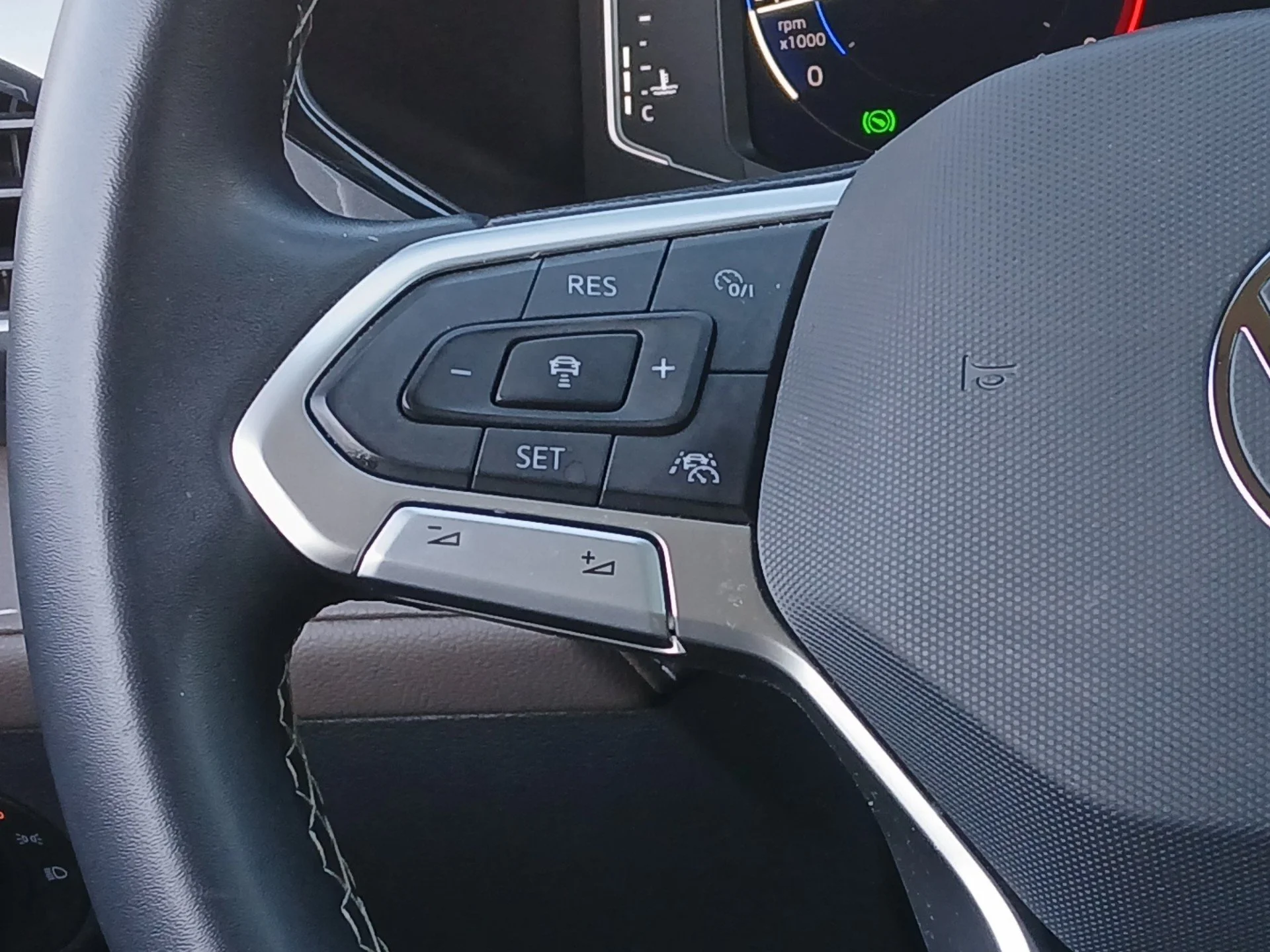 Certified Used 2023 Silver Volkswagen SEL image 9