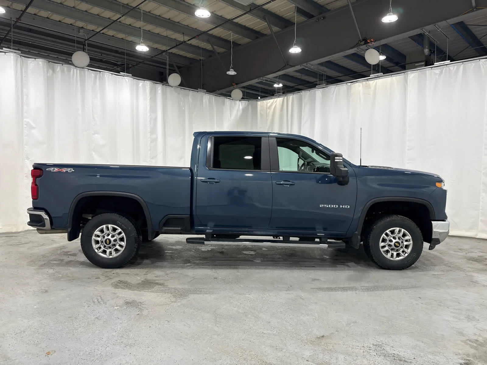 Used 2026 Lakeshore Blue Metallic Chevrolet LT image 6
