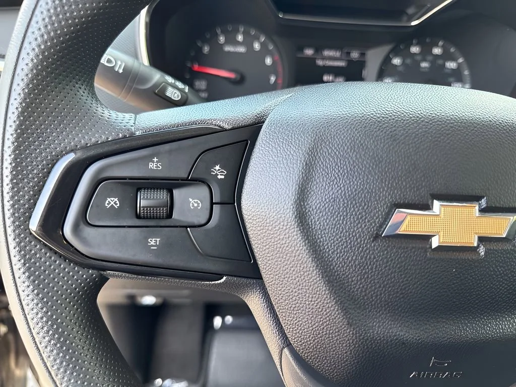 Used 2023 Mosaic Black Metallic Chevrolet LT image 15