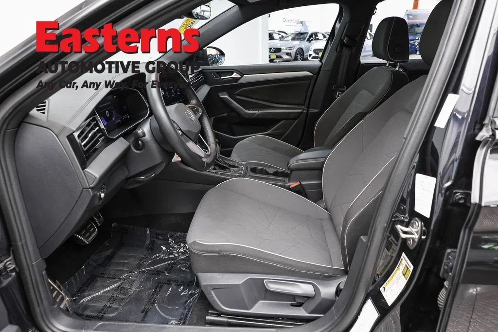 Used 2025 Black Volkswagen 1.5T Sport image 14