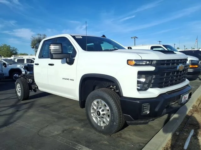 New 2026 Summit White Chevrolet WT image 16