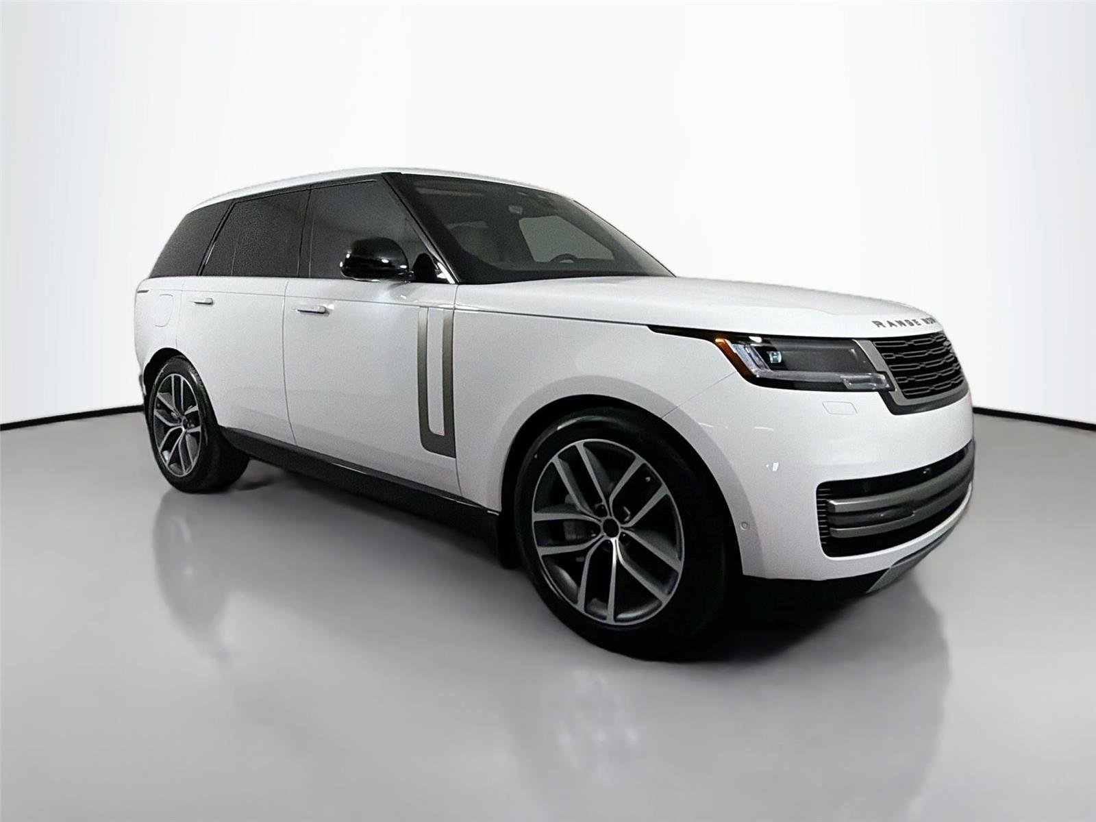 2026 Land Rover Range Rover SE - Photo 3