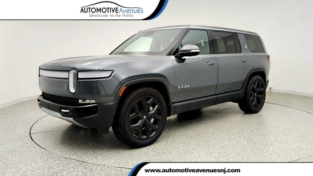 2024 Rivian R1S Adventure Dual-Motor Large Pack's photo