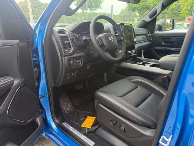 New 2026 Hydro Blue Pearl-Coat Exterior Paint RAM Laramie image 13