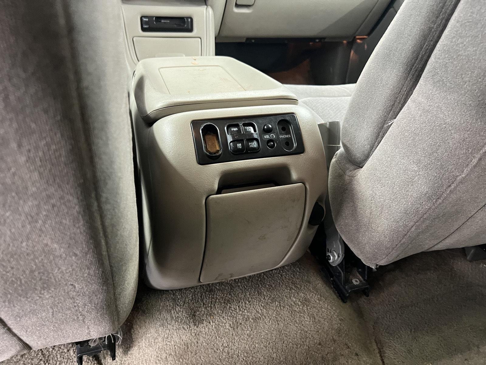 2001 Chevrolet Suburban Base - Photo 25