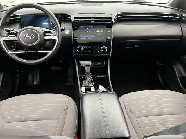 Used 2023 Black Hyundai SEL image 2