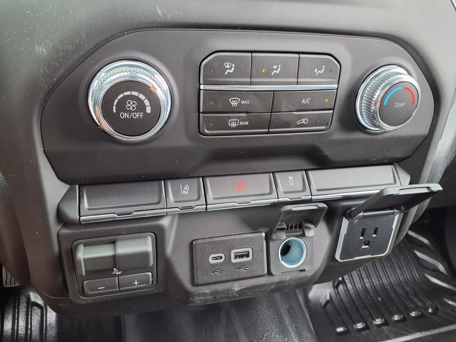 2026 GMC Sierra 3500HD Pro - Photo 10