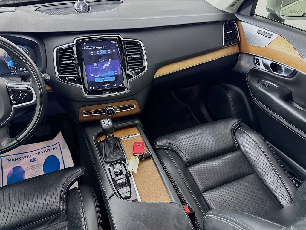 Used 2018 Bright Silver Metallic Volvo T6 Inscription image 29
