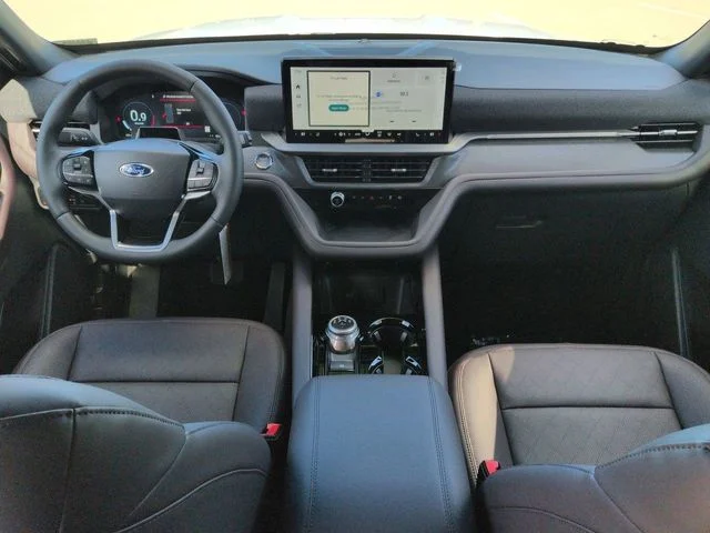 New 2026 Space White Metallic Ford Platinum™ image 15