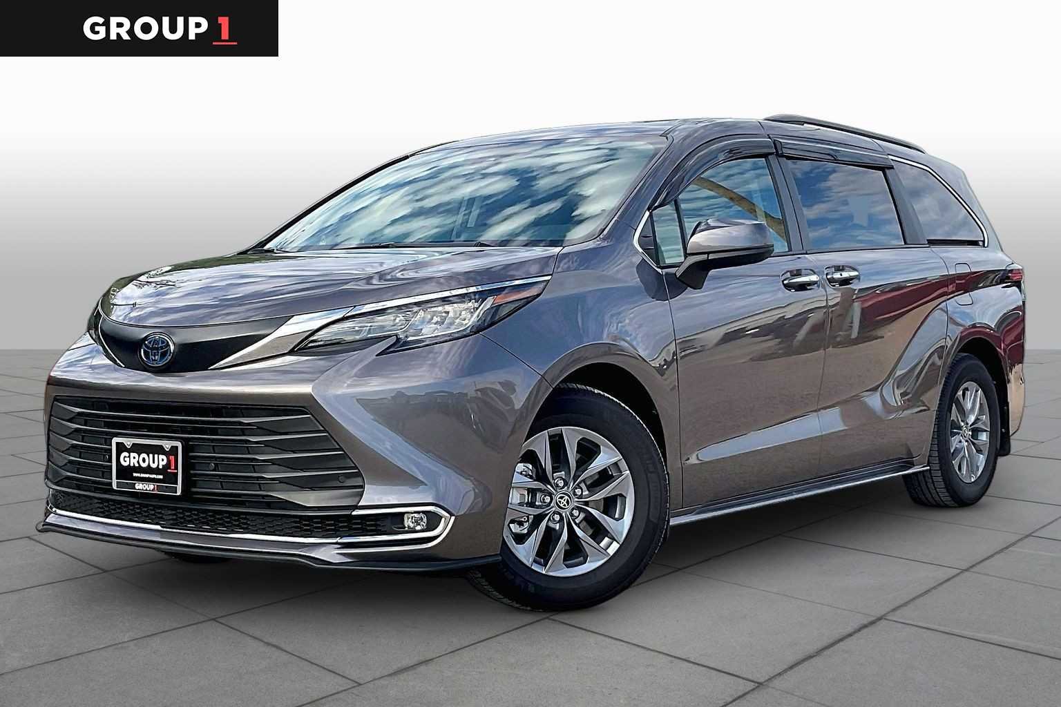 Pre-Owned 2022 Toyota Sienna XLE Pre-Owned 2022 Toyota Sienna XLE