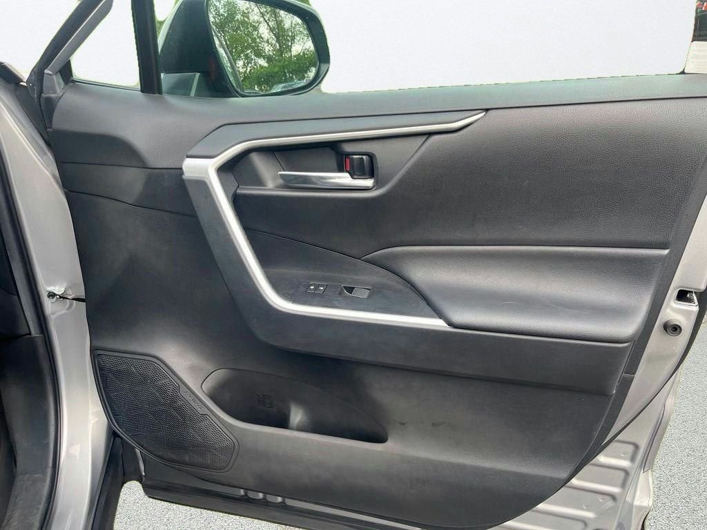 Used 2021 Silver Toyota XLE Premium image 10