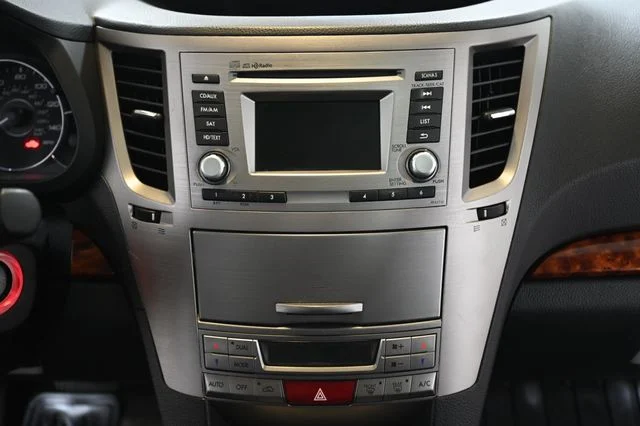 Used 2012 Silver Subaru 2.5i image 5