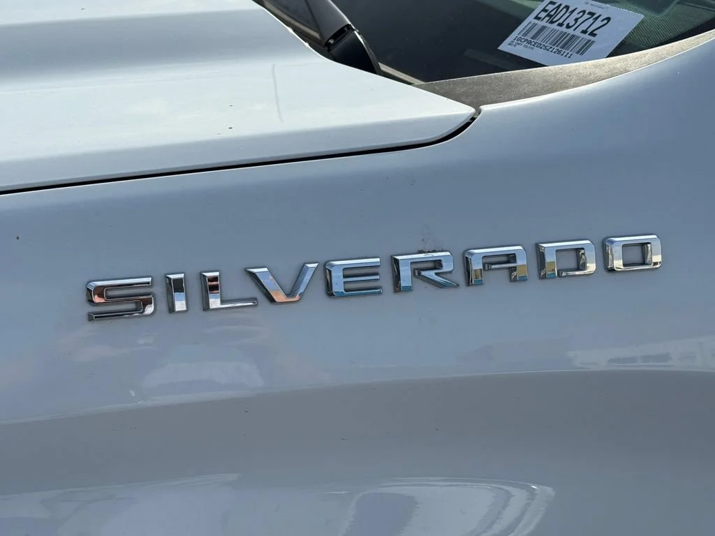 Used 2025 Summit White Chevrolet LT image 6