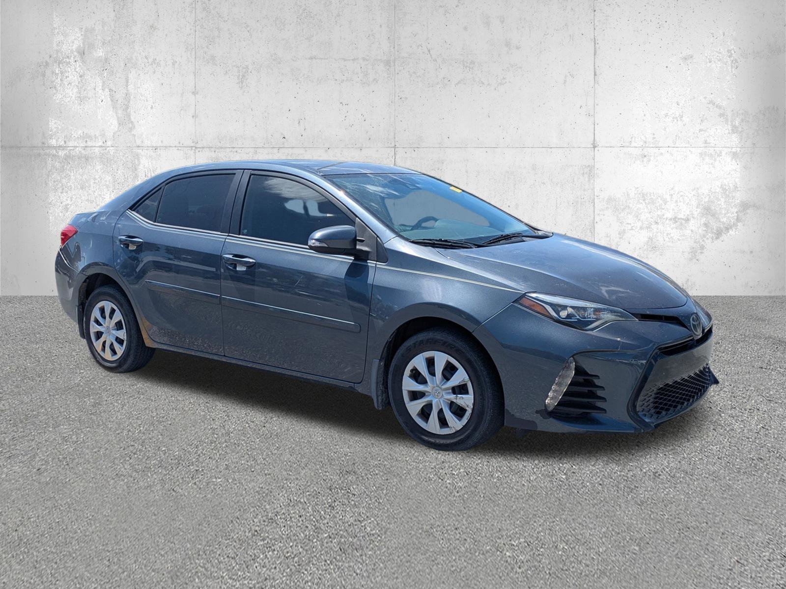 Used 2017  Toyota LE image 2