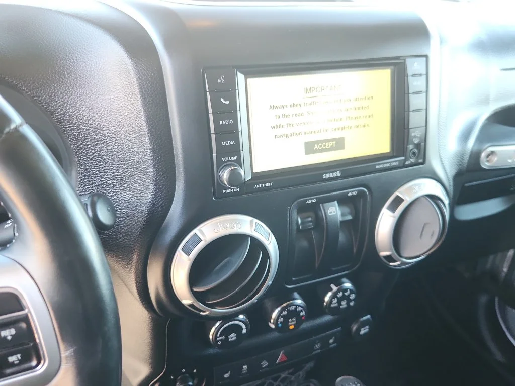Used 2016 Silver Jeep Rubicon image 21