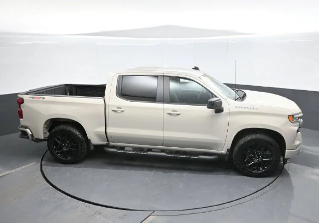 Used 2026 White Chevrolet RST image 16