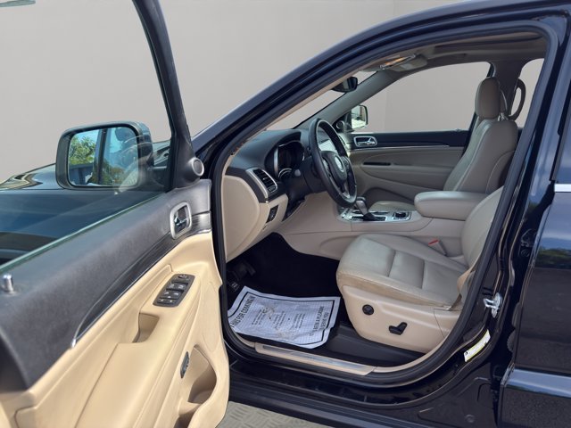 Used 2019 Diamond Black Crystal Pearlcoat Jeep Limited image 26