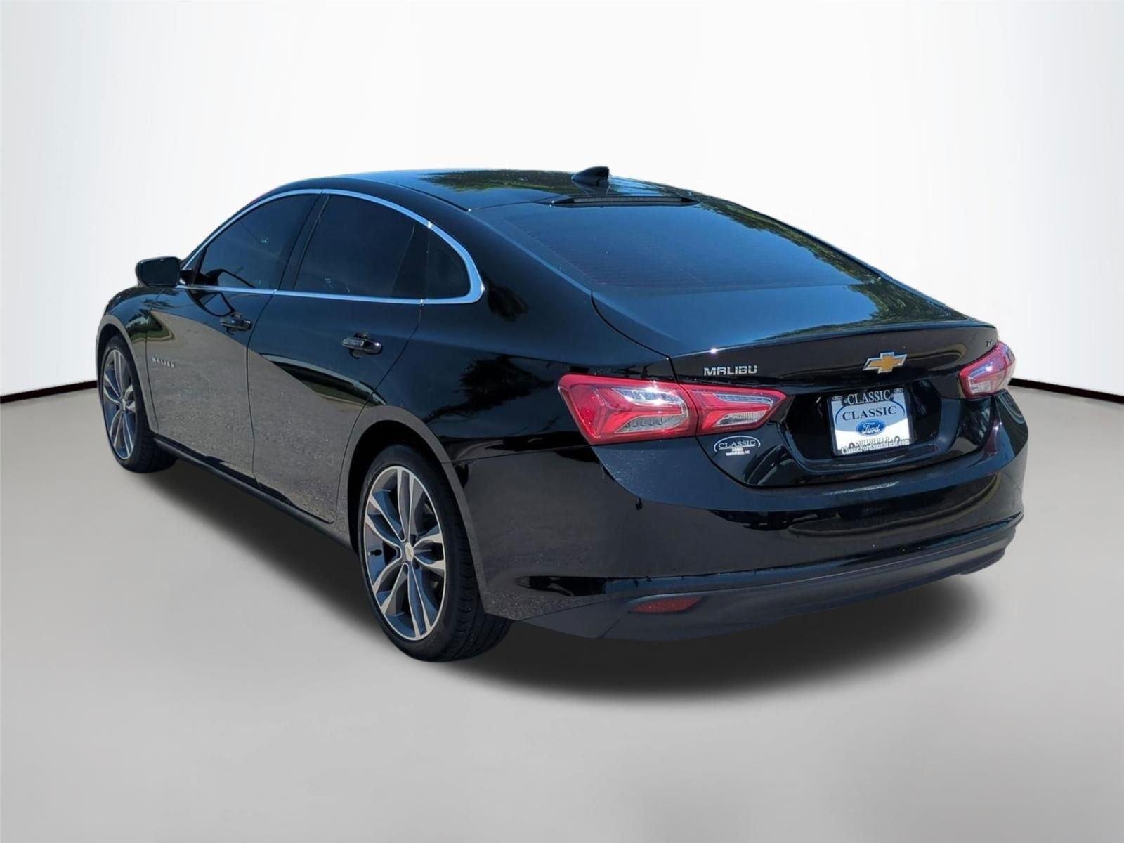 Used 2022 Mosaic Black Metallic Chevrolet LT image 3