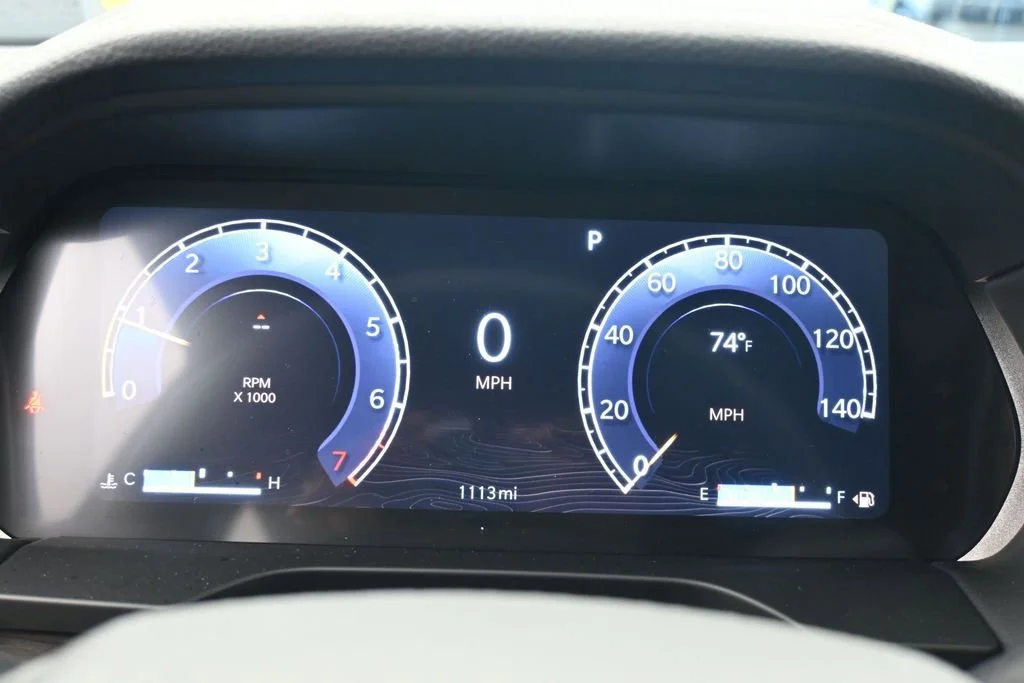 Used 2025 Silver Jeep Limited image 29