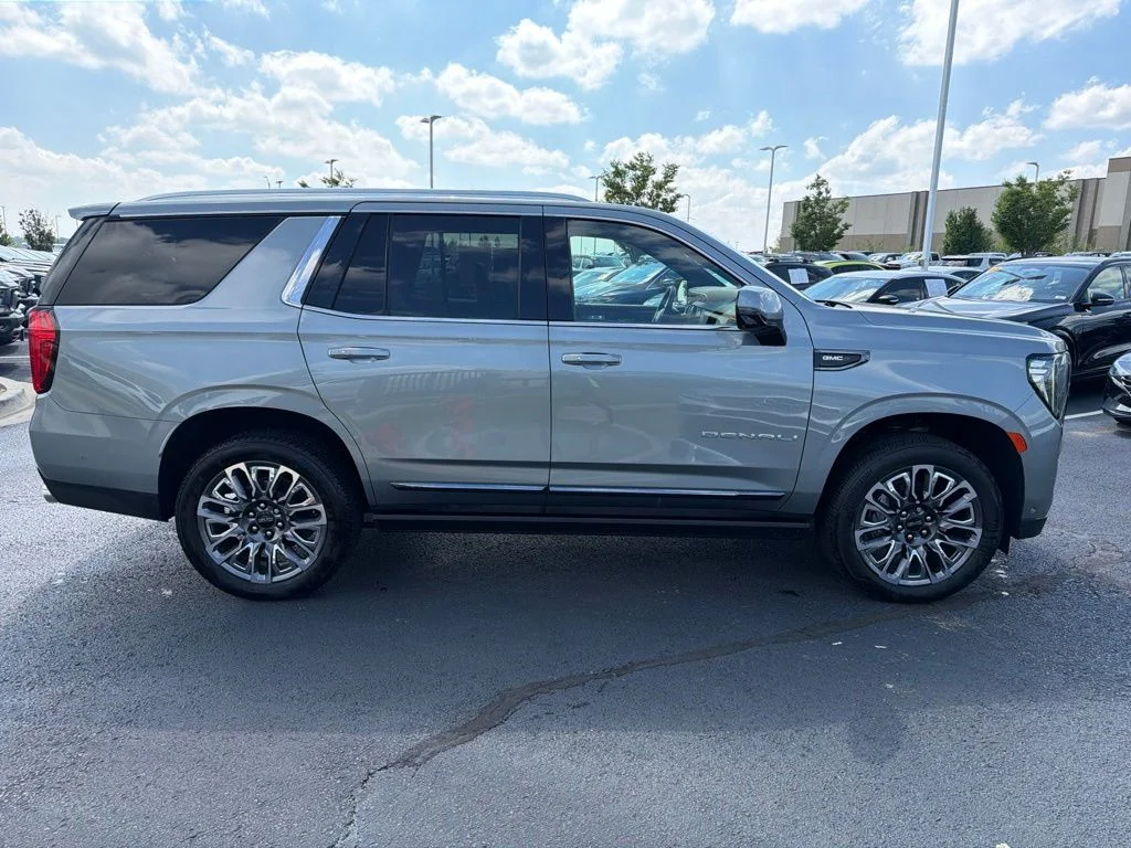 2023 GMC Yukon Denali Ultimate - Photo 8