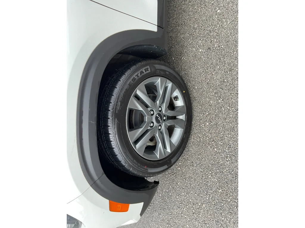 Used 2023 Clear White/Black Roof Kia S image 5