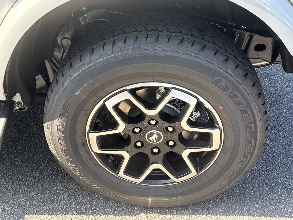 New 2026 Avalanche Gray Ford Outer Banks image 19