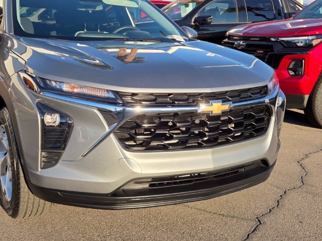 2024 Chevrolet Trax LS - Photo 6