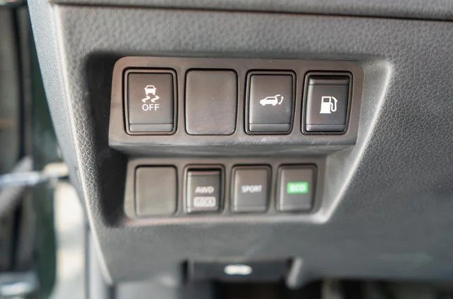 Used 2018 Midnight Pine Nissan SV image 22