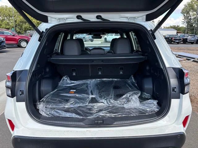 New 2026 CRYSTAL WHITE PEARL Subaru Limited image 11
