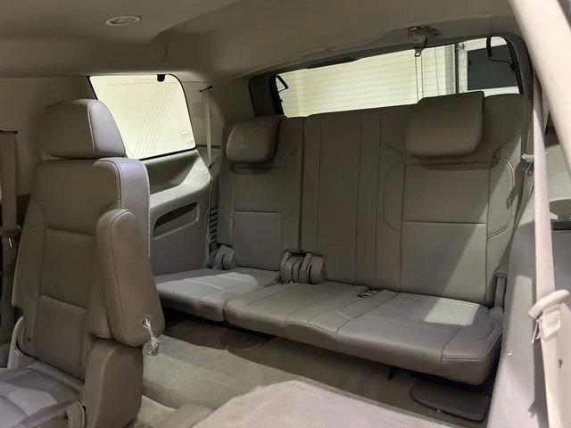 Used 2016 IRIDESCENT PEARL TRICOAT Chevrolet LTZ image 25