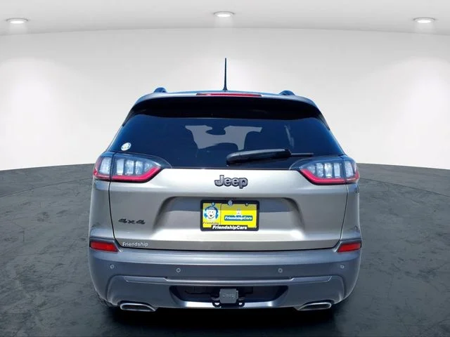 Used 2021 Beige Jeep Latitude Lux image 10