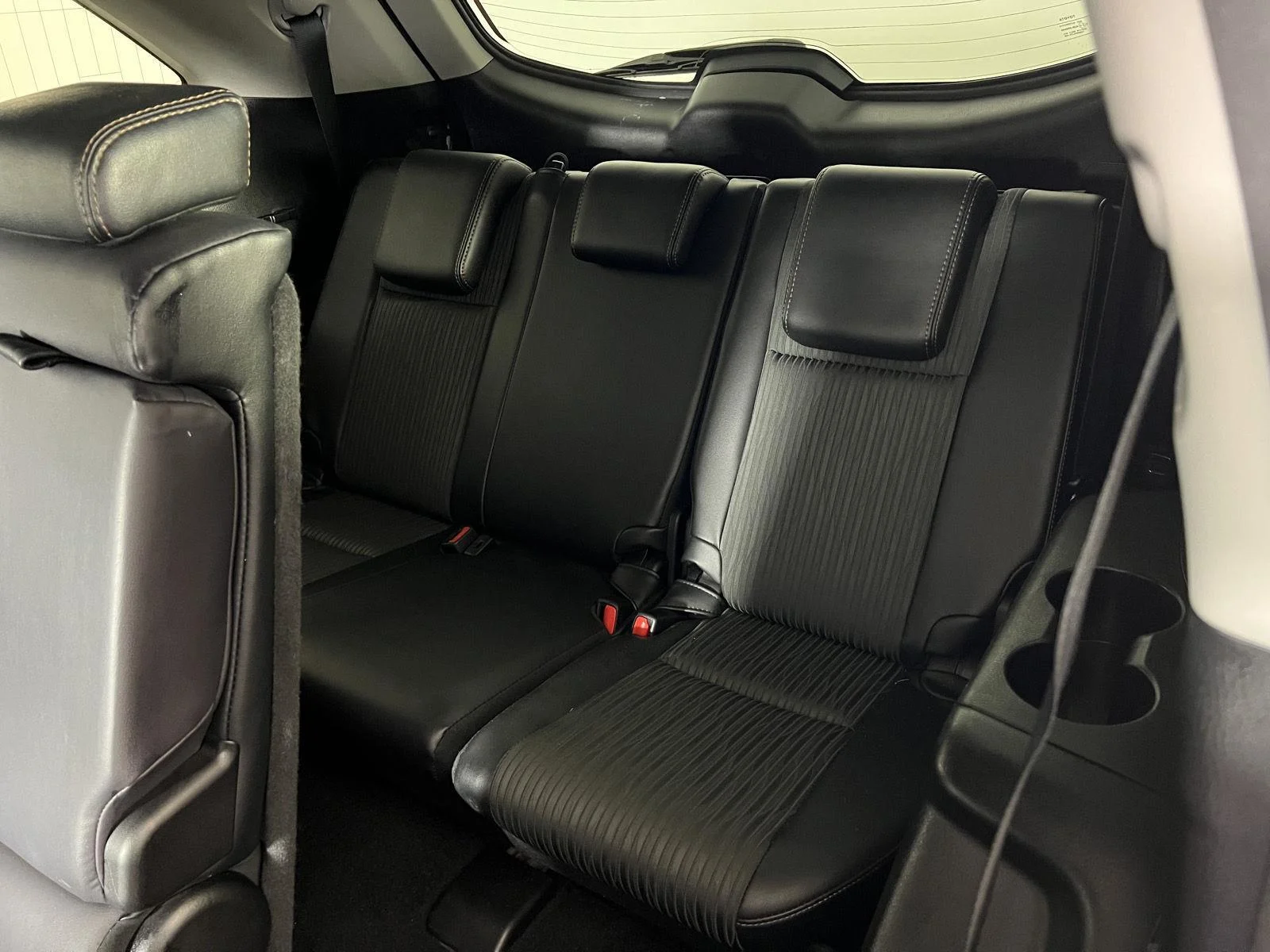 Used 2018 Bk Toyota LE image 23