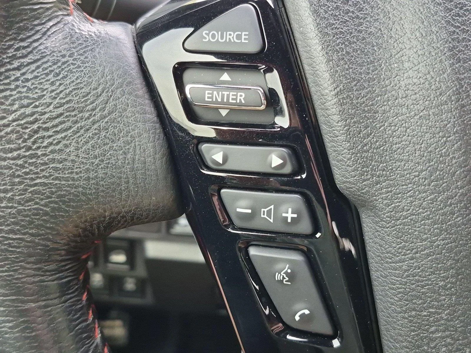 Used 2022 Boulder Grey Pearl Nissan PRO-4X image 19