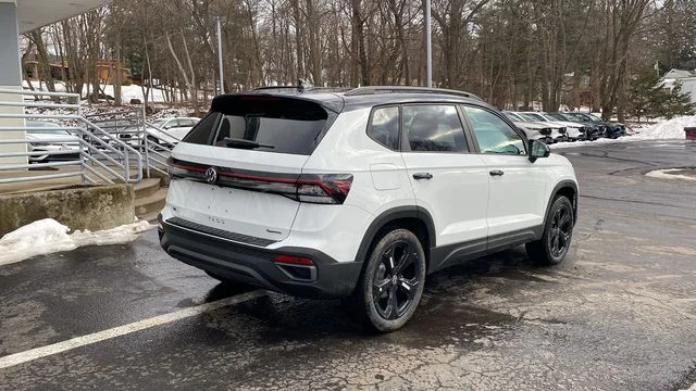 2026 Volkswagen Taos SE Black - Photo 5