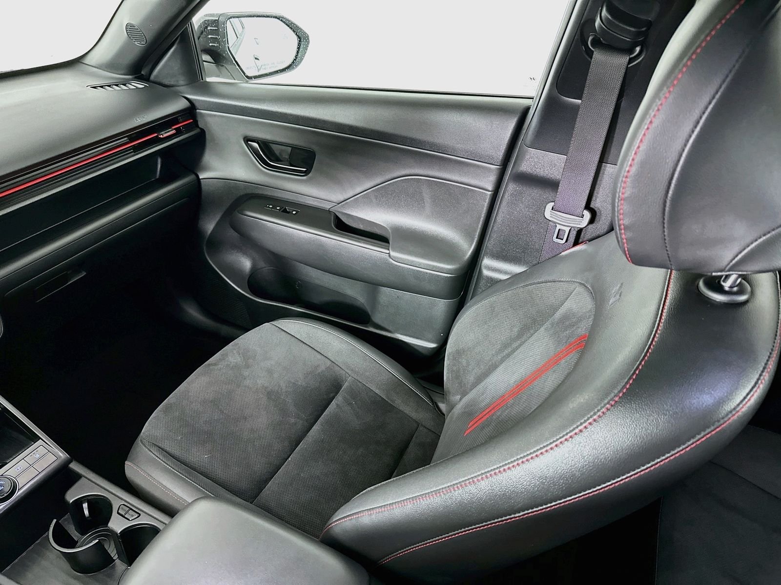 Used 2024 Atlast White w/Black Roof Hyundai N Line image 26