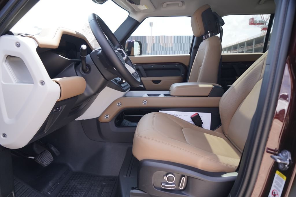 Certified Used 2025 Red Land Rover X-Dynamic SE image 9