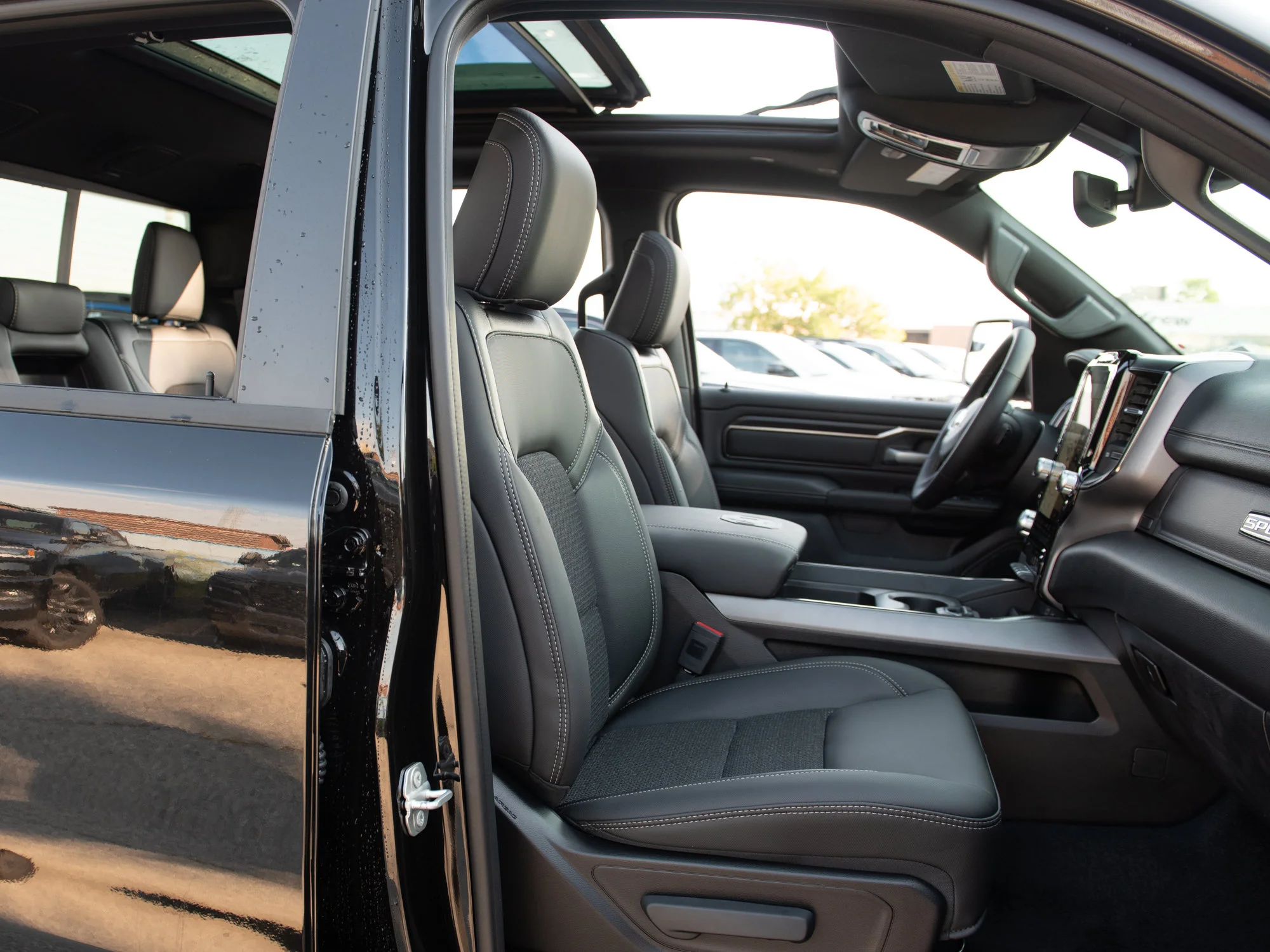 New 2026 Black RAM Sport* Crew Cab 4x4, Pano Sunroof, 3.92 Rear Axle, Passive Cold End Exhaust image 26