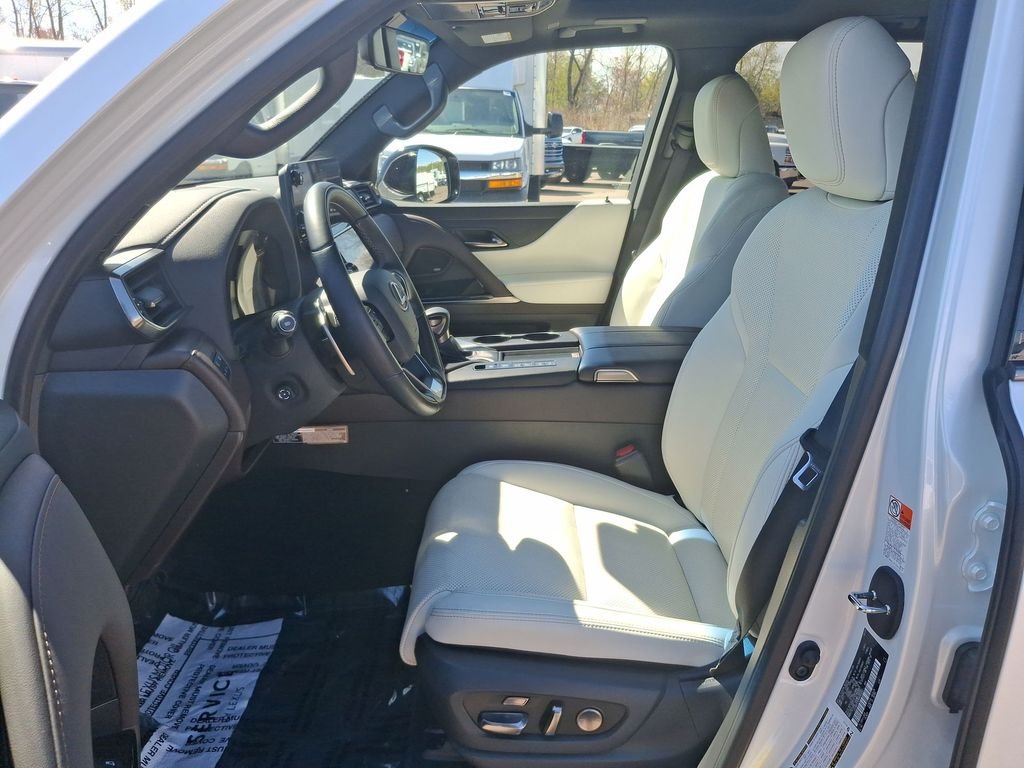 Certified Used 2024 White Lexus 600 Luxury image 13