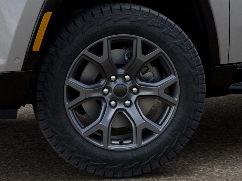 New 2026 Silver-Zynith Exterior Paint Jeep Grand Wagoneer image 4