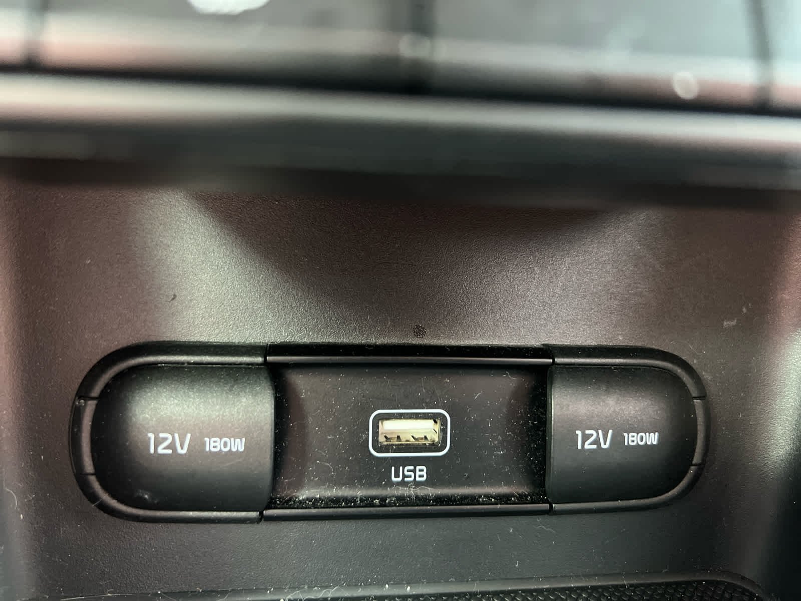Used 2022 Snow White Pearl Kia LX image 19