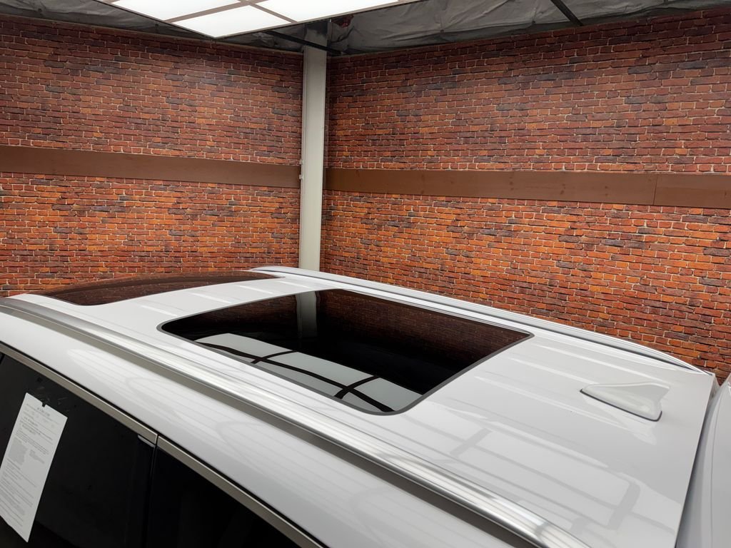 Used 2021 White Kia SX image 25