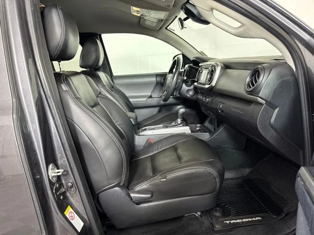 Used 2019 Gray Toyota SR5 image 4
